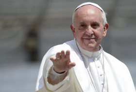 Папа Франциск призвал церковь попросить прощения у геев